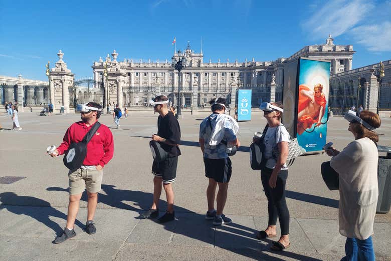 Al Palazzo Reale con i visori per la realtà virtuale