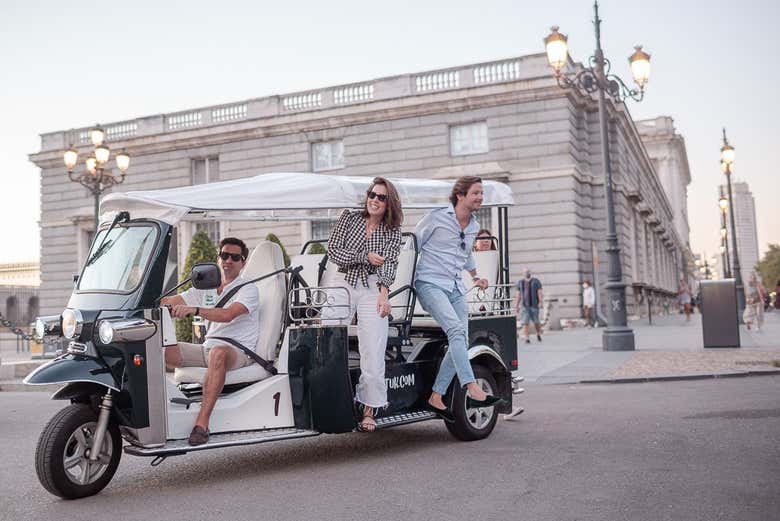 Durante il tour di Madrid in tuk tuk